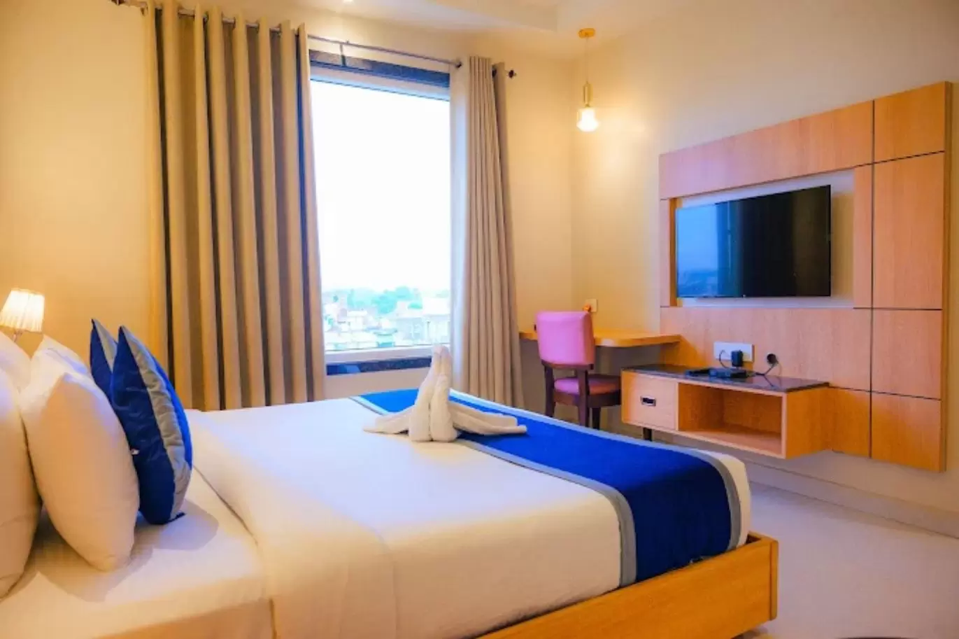 Hotel vs Guest House in Varanasi: Which is Better?
